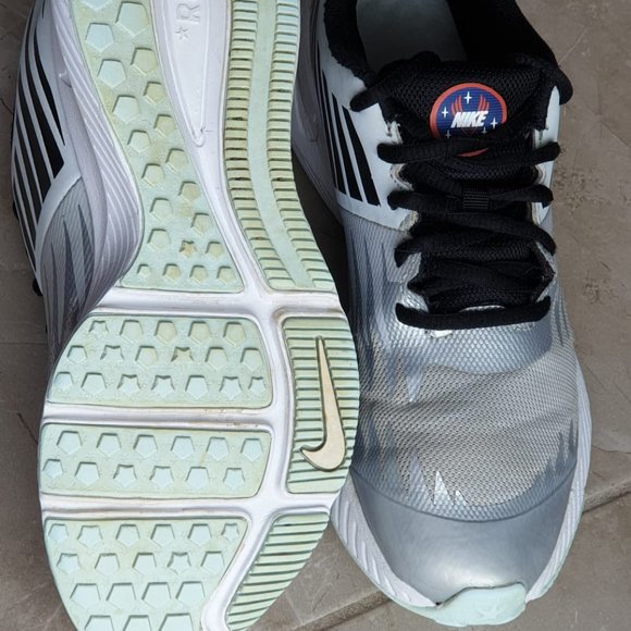 Nike Star Runner lace up women size  7 - Picture 2 of 4